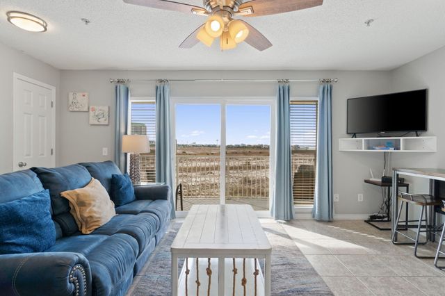 8436 Gulf Boulevard UNIT 214, Navarre, FL 32566