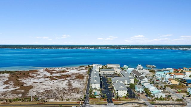 8436 Gulf Boulevard UNIT 214, Navarre, FL 32566