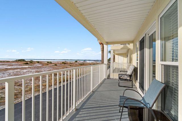 8436 Gulf Boulevard UNIT 214, Navarre, FL 32566