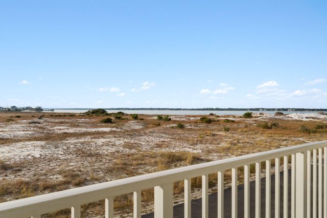 8436 Gulf Boulevard UNIT 214, Navarre, FL 32566