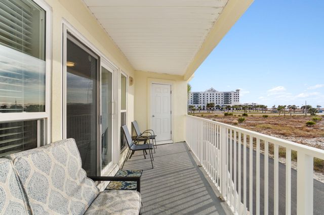 8436 Gulf Boulevard UNIT 214, Navarre, FL 32566