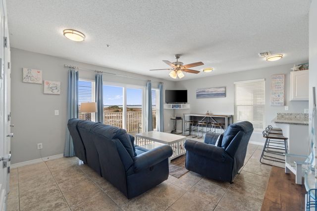 8436 Gulf Boulevard UNIT 214, Navarre, FL 32566