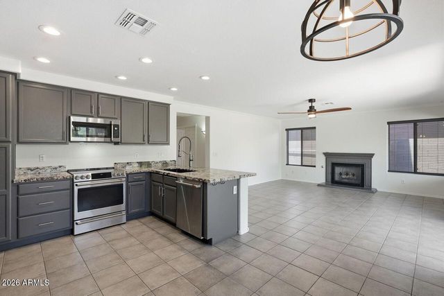 4626 E SUMMERHAVEN Drive, Phoenix, AZ 85044