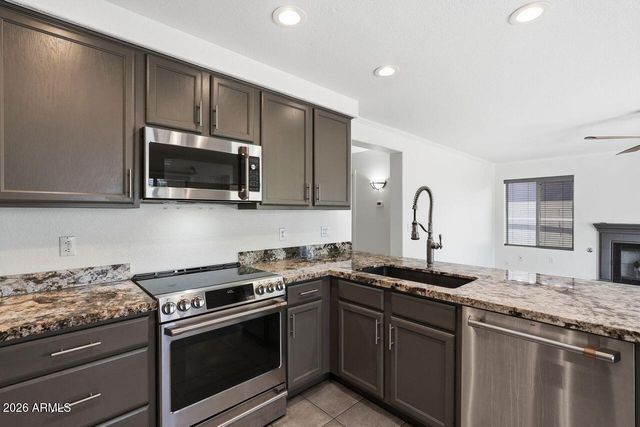 4626 E SUMMERHAVEN Drive, Phoenix, AZ 85044