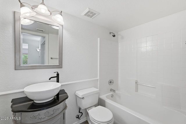 4626 E SUMMERHAVEN Drive, Phoenix, AZ 85044