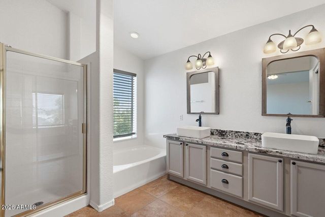4626 E SUMMERHAVEN Drive, Phoenix, AZ 85044