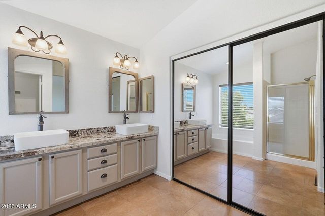 4626 E SUMMERHAVEN Drive, Phoenix, AZ 85044