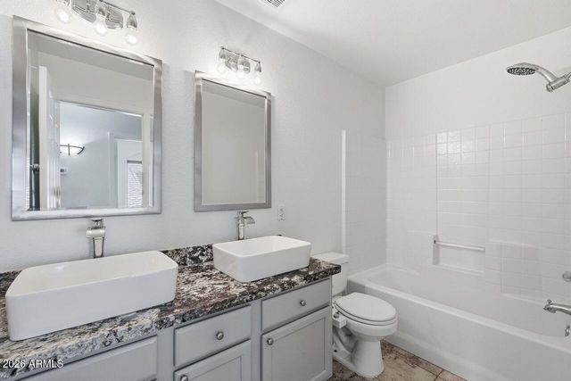 4626 E SUMMERHAVEN Drive, Phoenix, AZ 85044