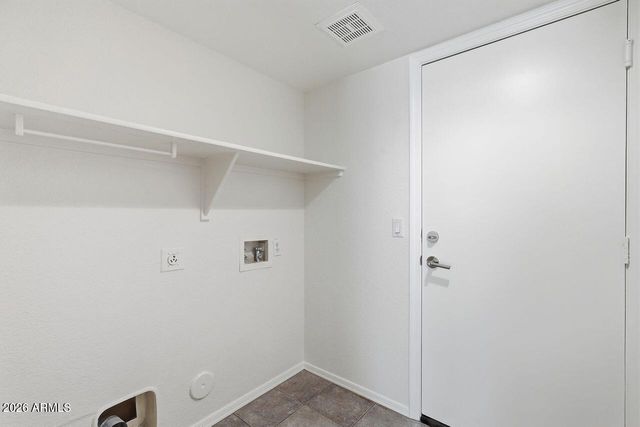 4626 E SUMMERHAVEN Drive, Phoenix, AZ 85044