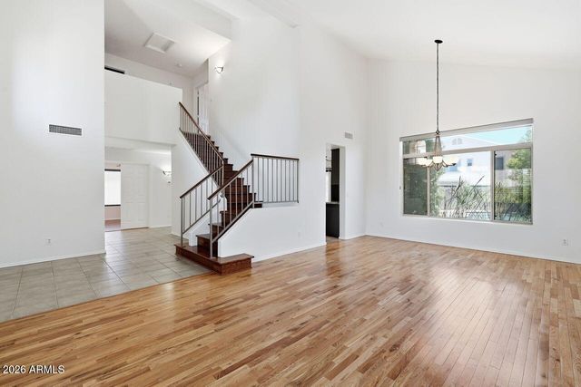 4626 E SUMMERHAVEN Drive, Phoenix, AZ 85044