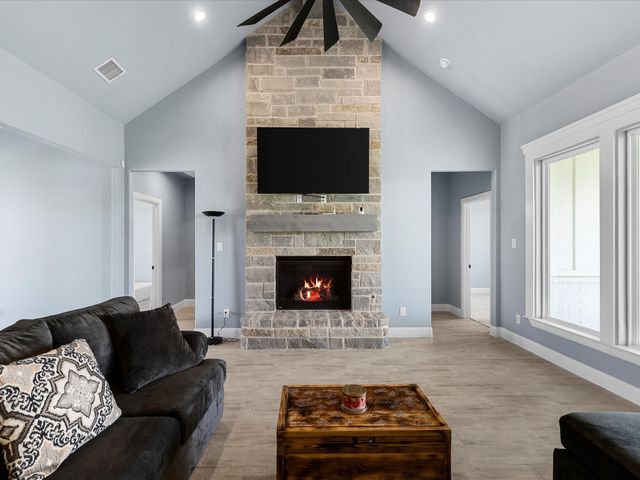 8524 Bronco Drive, Godley, TX 76044