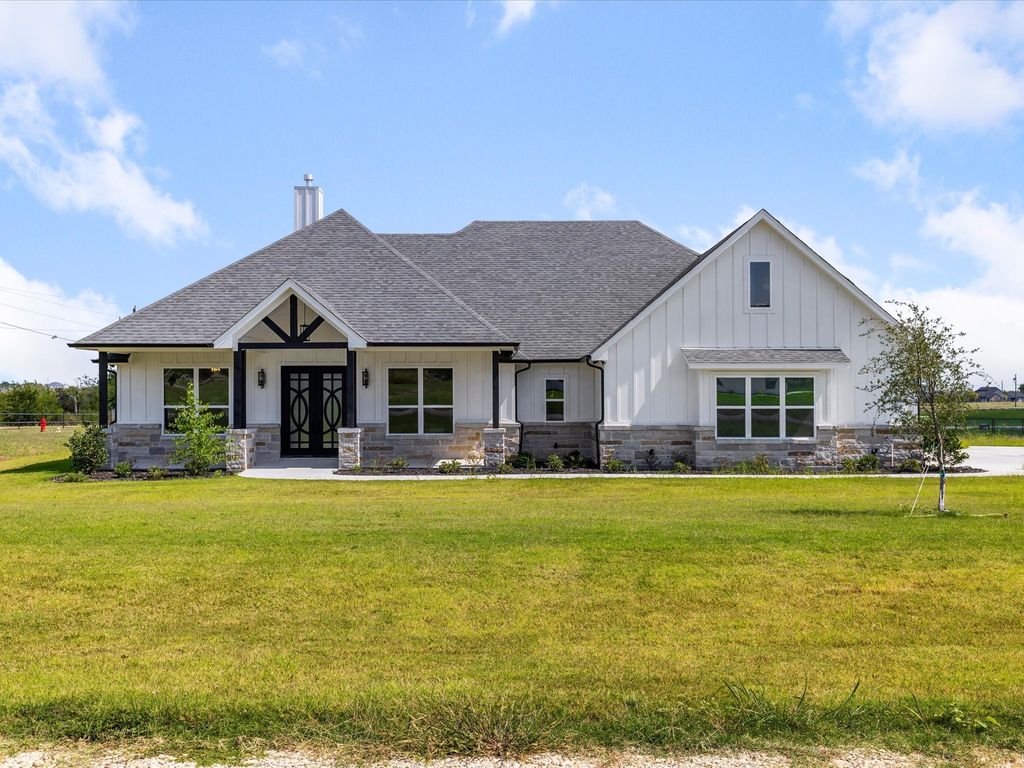 8524 Bronco Drive, Godley, TX 76044