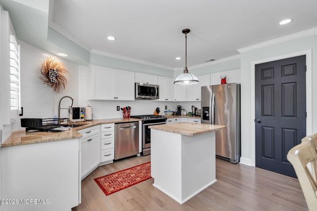 172 Impatiens Court, Toms River, NJ 08753