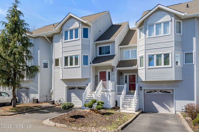 172 Impatiens Court, Toms River, NJ 08753