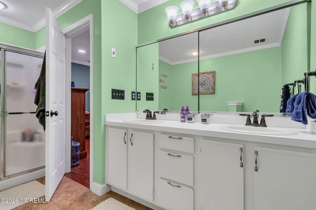 172 Impatiens Court, Toms River, NJ 08753