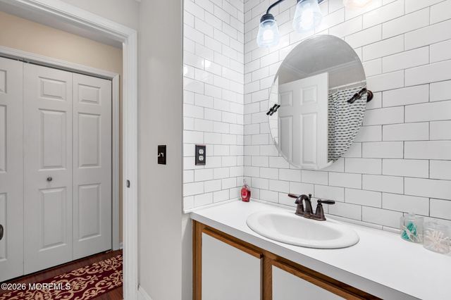 172 Impatiens Court, Toms River, NJ 08753