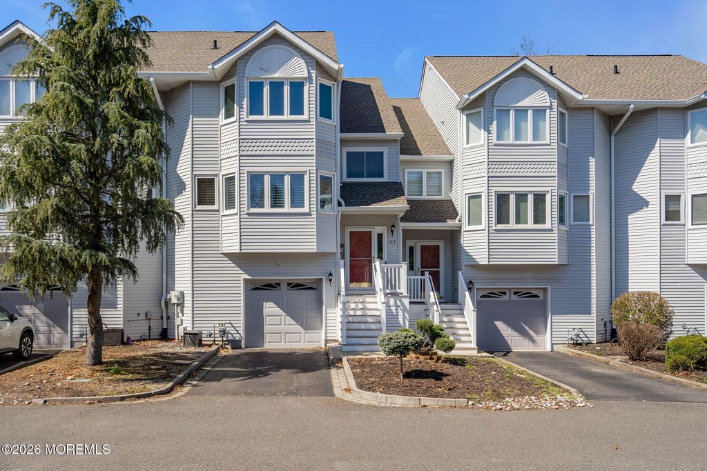 172 Impatiens Court, Toms River, NJ 08753