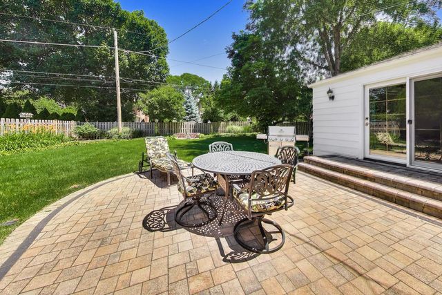 623 S Arlington Heights Road, Arlington Heights, IL 60005