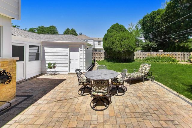 623 S Arlington Heights Road, Arlington Heights, IL 60005