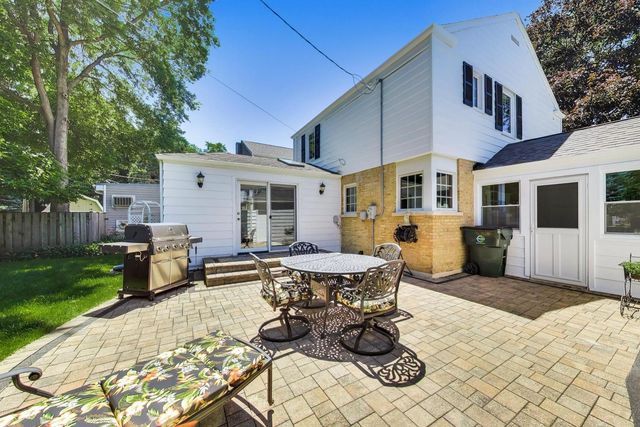 623 S Arlington Heights Road, Arlington Heights, IL 60005