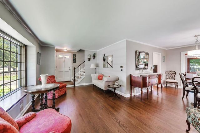 623 S Arlington Heights Road, Arlington Heights, IL 60005