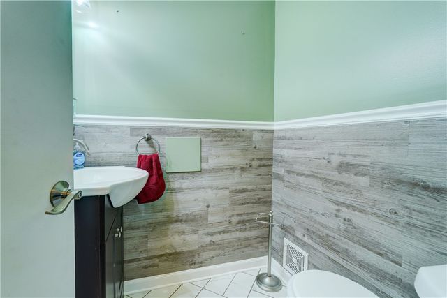 11 Cardinal Drive, Chili, NY 14624