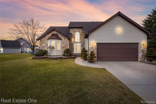 4438 Great Oaks Drive, Burton, MI 48439