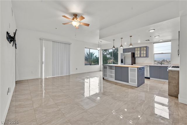 87 East Agate Avenue 308, Las Vegas, NV 89123