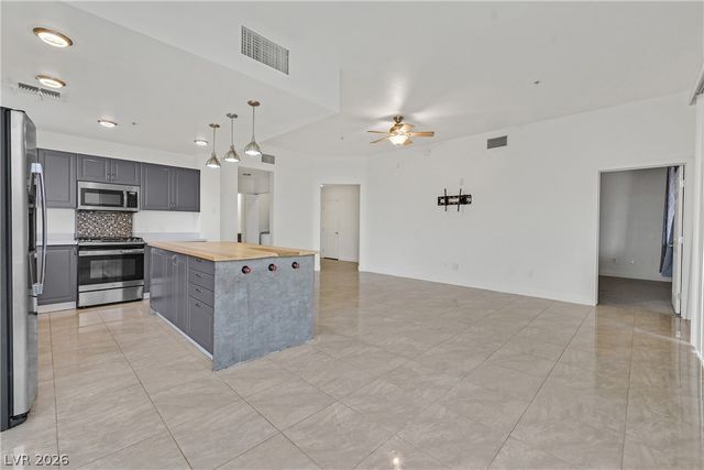 87 East Agate Avenue 308, Las Vegas, NV 89123