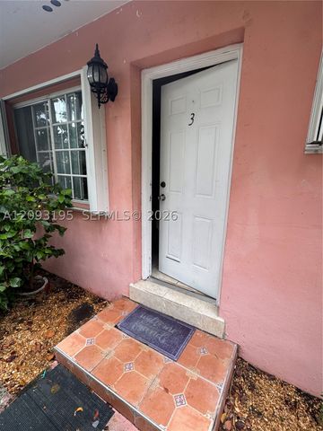 1020 SW 5th St 3, Miami, FL 33130