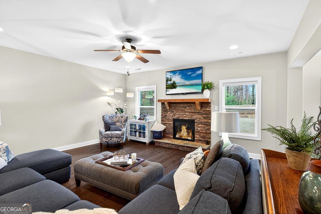 215 Duck Drive, Senoia, GA 30276