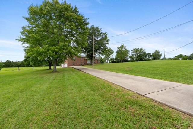 4602 Washington Rd, Greenbrier, TN 37073