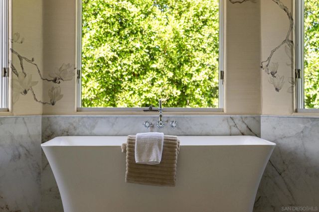 7102 Via De Maya, Rancho Santa Fe, CA 92067