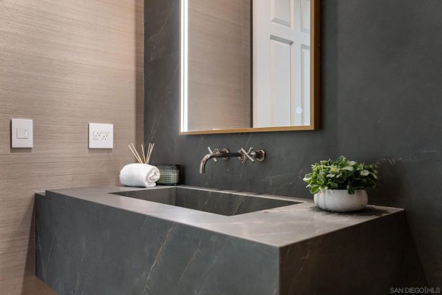 7102 Via De Maya, Rancho Santa Fe, CA 92067