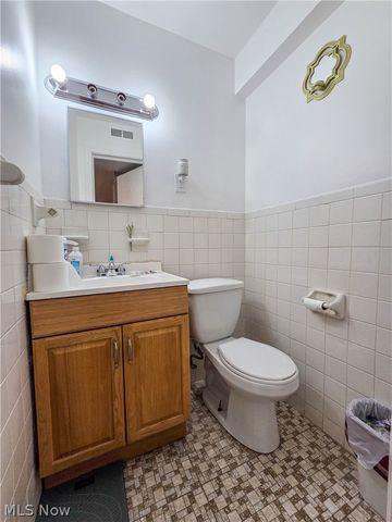 19436 Van Aken Boulevard, Beachwood, OH 44122