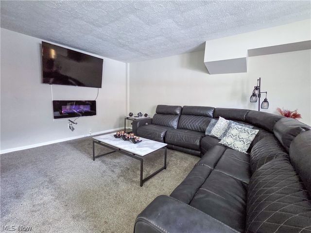 19436 Van Aken Boulevard, Beachwood, OH 44122