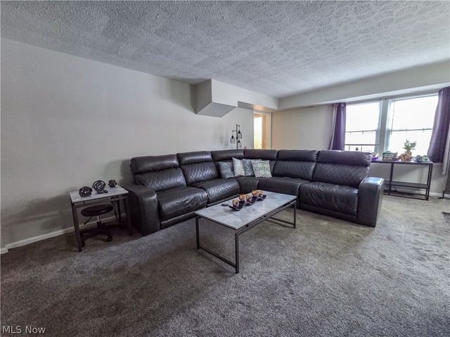 19436 Van Aken Boulevard, Beachwood, OH 44122