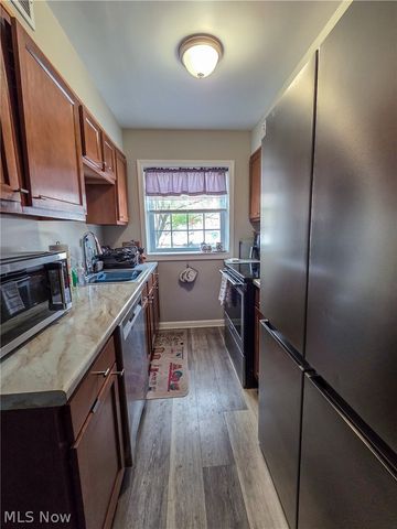 19436 Van Aken Boulevard, Beachwood, OH 44122