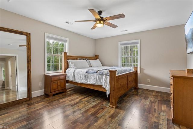 16101 Diascund Shores LN, Lanexa, VA 23089