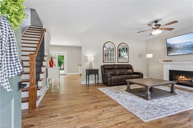 16101 Diascund Shores LN, Lanexa, VA 23089