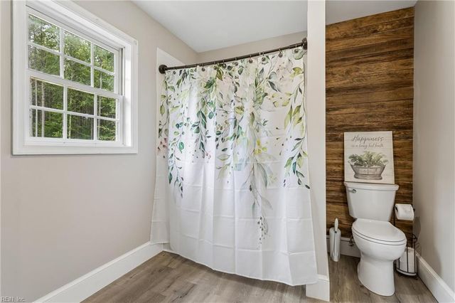 16101 Diascund Shores LN, Lanexa, VA 23089