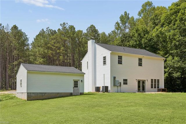 16101 Diascund Shores LN, Lanexa, VA 23089