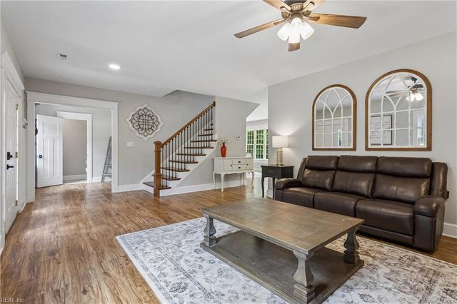 16101 Diascund Shores LN, Lanexa, VA 23089