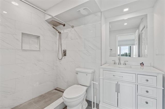 51 ISLAND WAY 411, Clearwater Beach, FL 33767