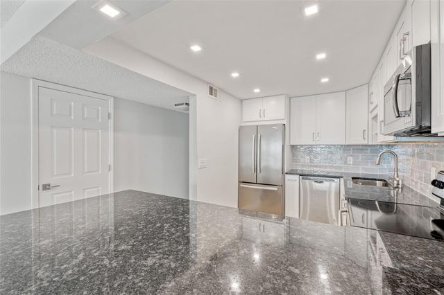 51 ISLAND WAY 411, Clearwater Beach, FL 33767