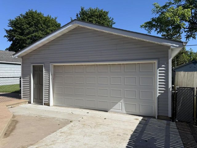 1042 TYLER AVENUE, Oshkosh, WI 54902