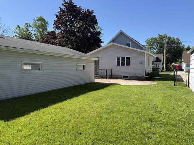 1042 TYLER AVENUE, Oshkosh, WI 54902