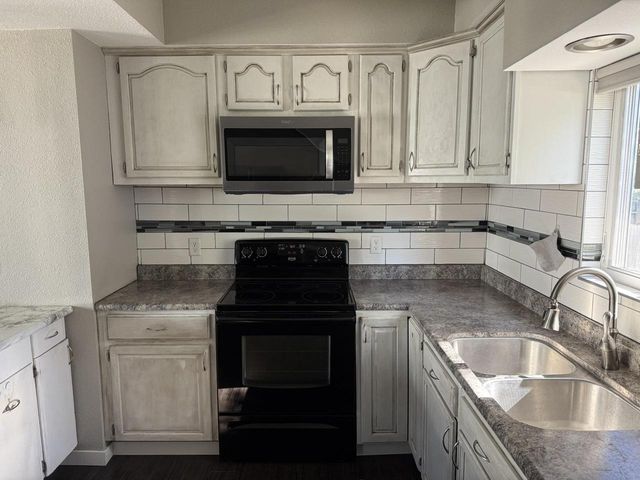 1042 TYLER AVENUE, Oshkosh, WI 54902