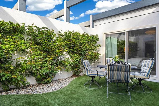 2089 S Calle Palo Fierro, Palm Springs, CA 92264