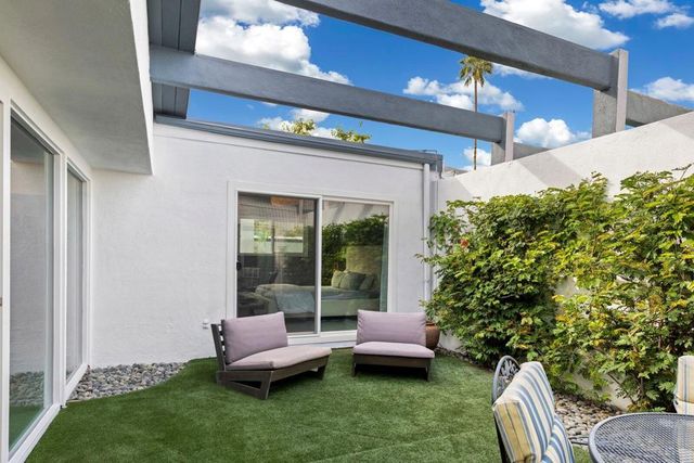 2089 S Calle Palo Fierro, Palm Springs, CA 92264